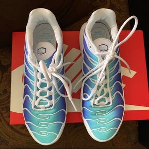 WOMENS NIKE AIR MAX PLUS